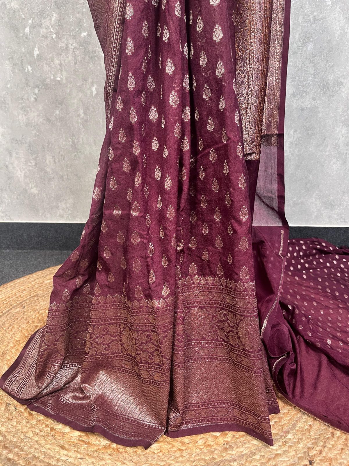 SEMI GEORGETTE ANTIQUE ZARI BANARASI SAREE - Image 3