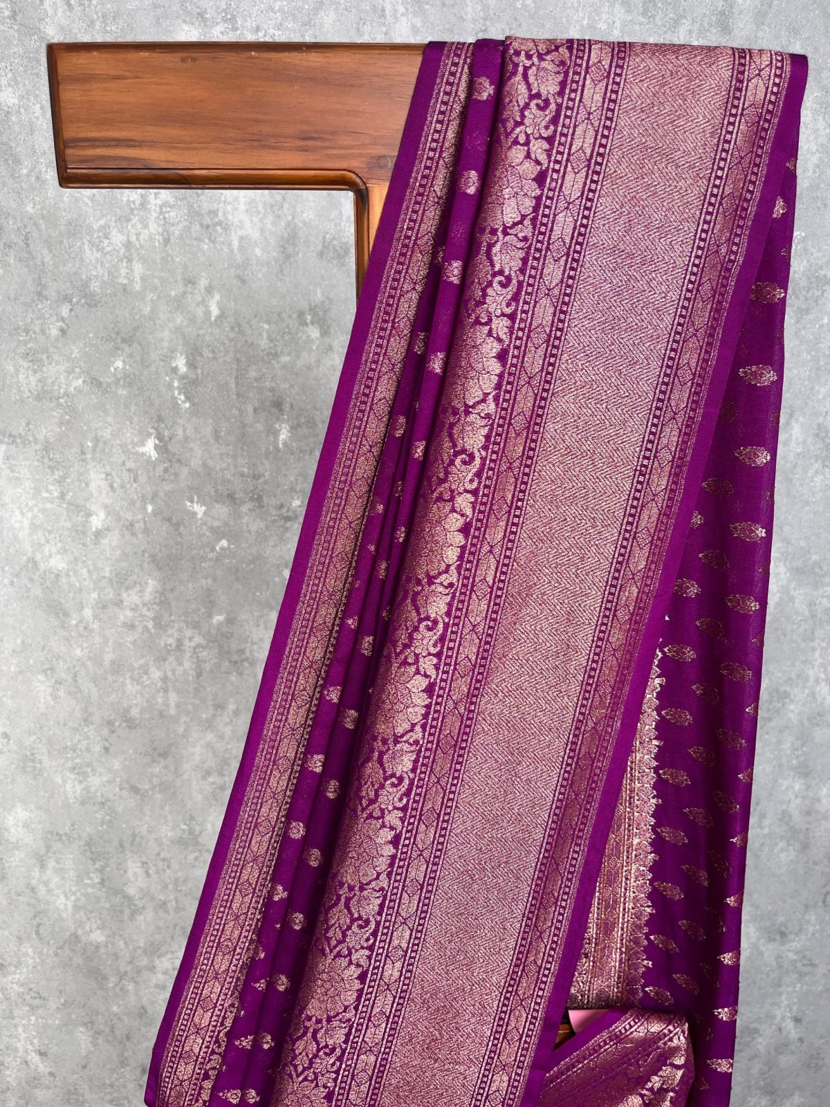 SEMI GEORGETTE ANTIQUE ZARI BANARASI SAREE - Image 2