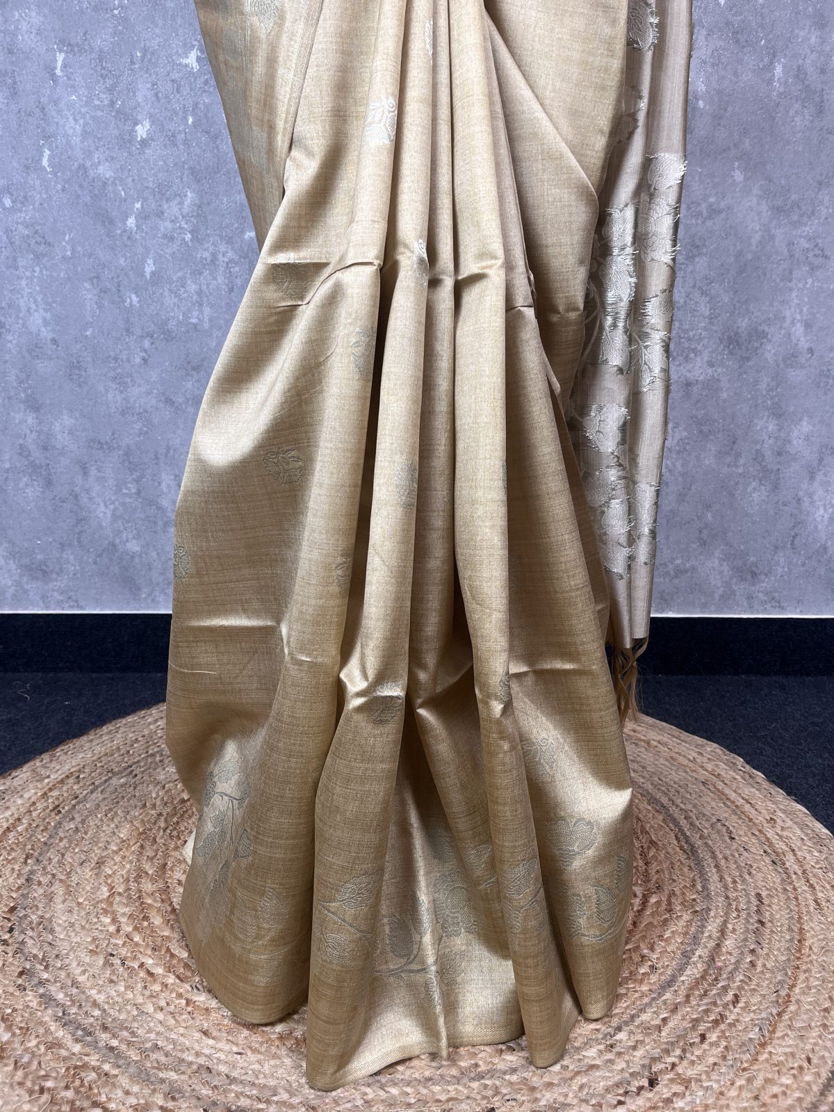 SEMI TUSSAR SILK WEAVING BANARASI SAREE - Image 3