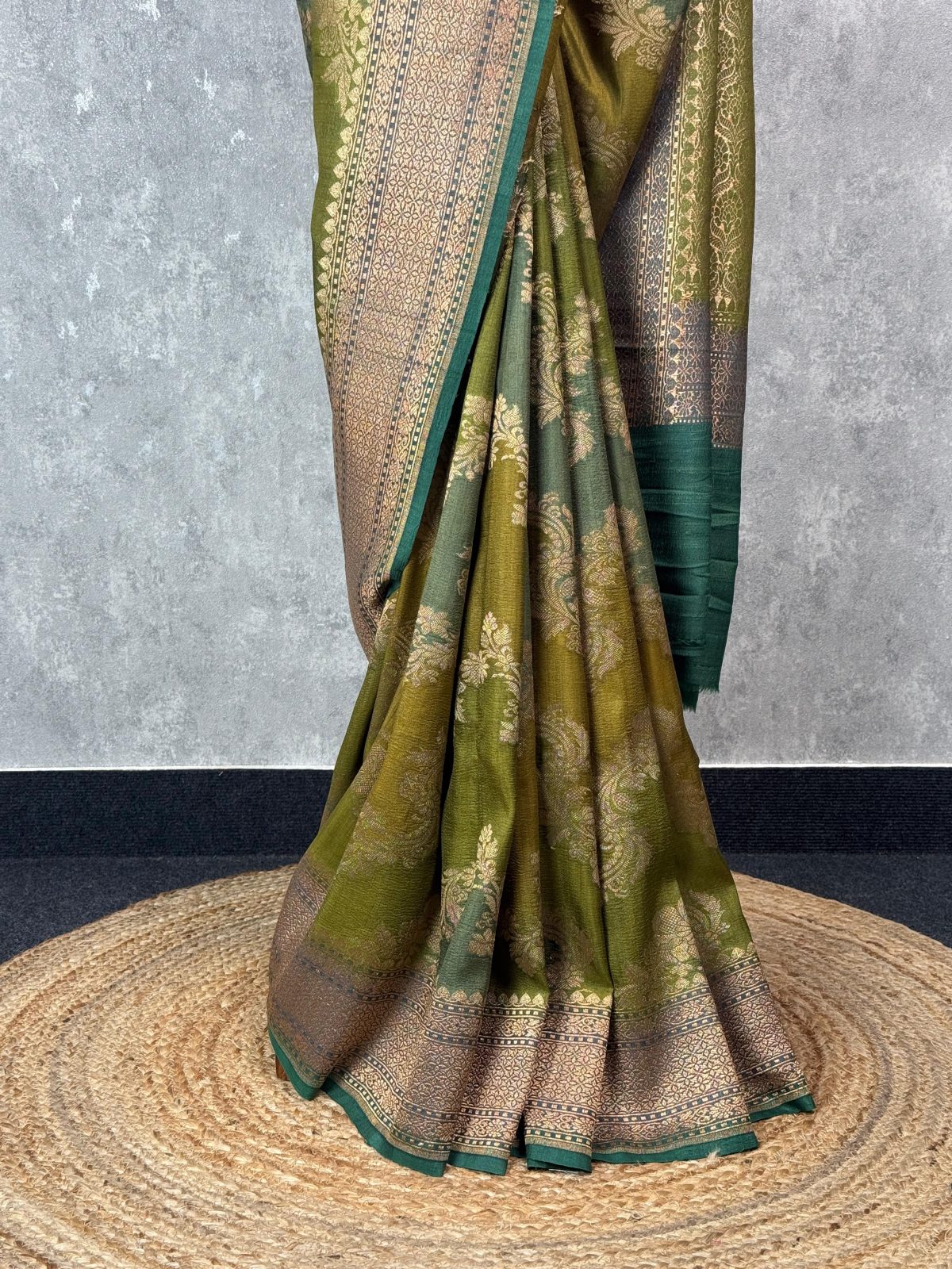 TUSSAR GEORGETTE HAND DYE BANARASI SAREE - Image 3