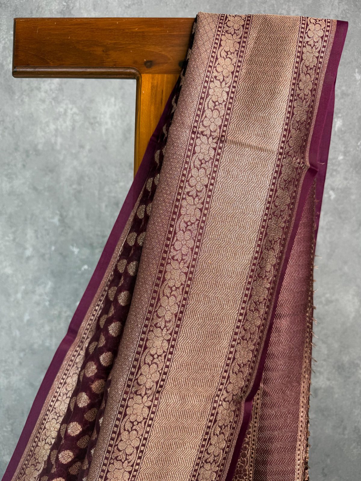 KORA WATER ZARI BHUTA BANARASI SAREE - Image 2