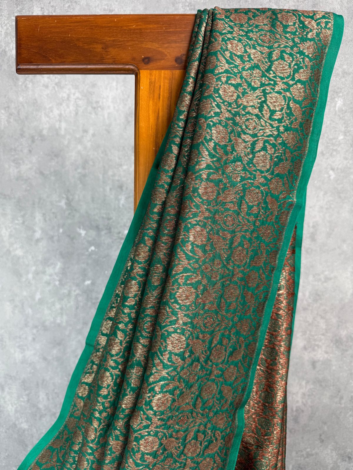 ORGANZA ANTIQUE ZARI BROCADE BANARASI SAREE - Image 2