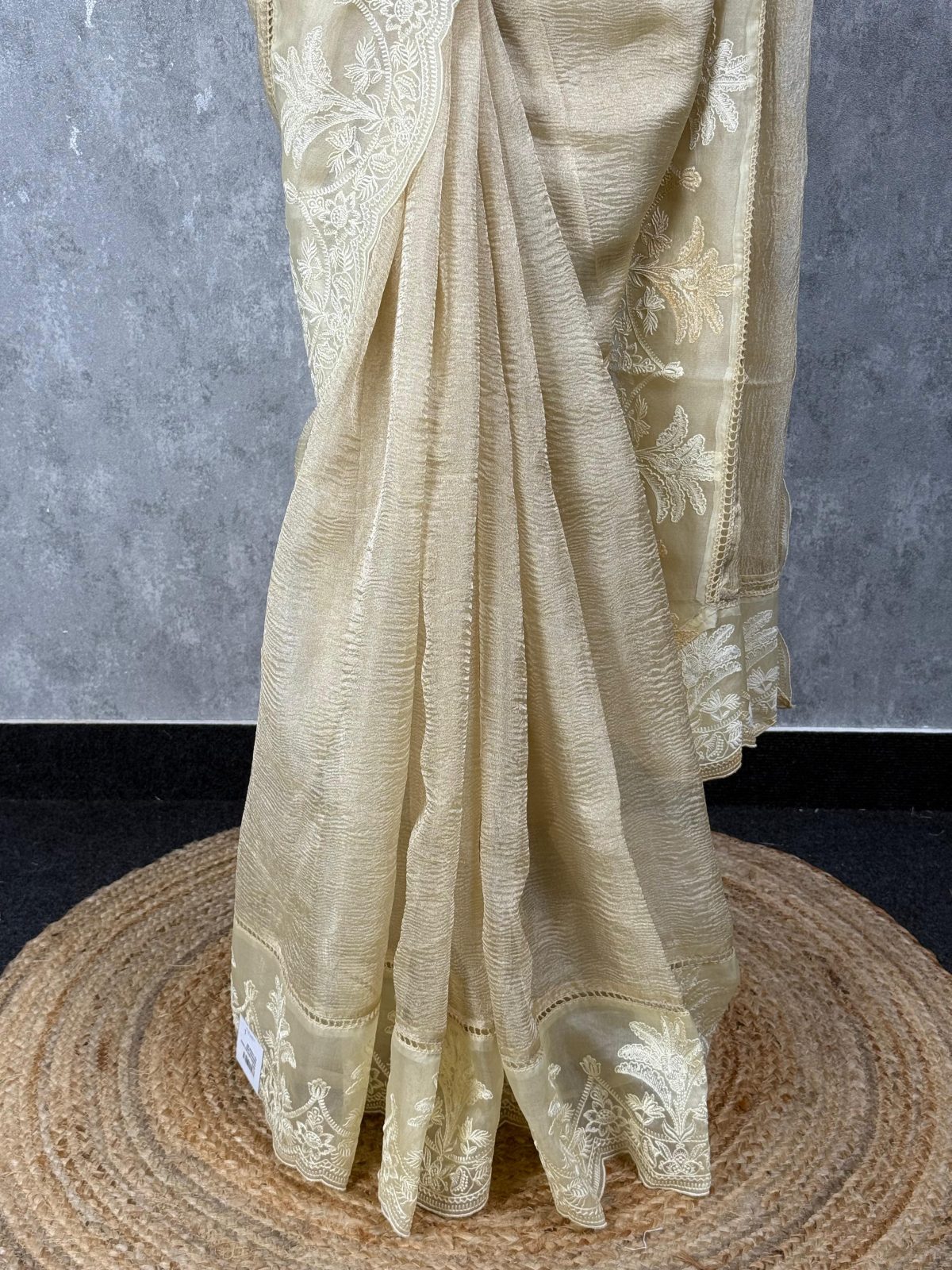 CRUSHED TISSUE SILK EMBROIDERY SAREE - Image 3