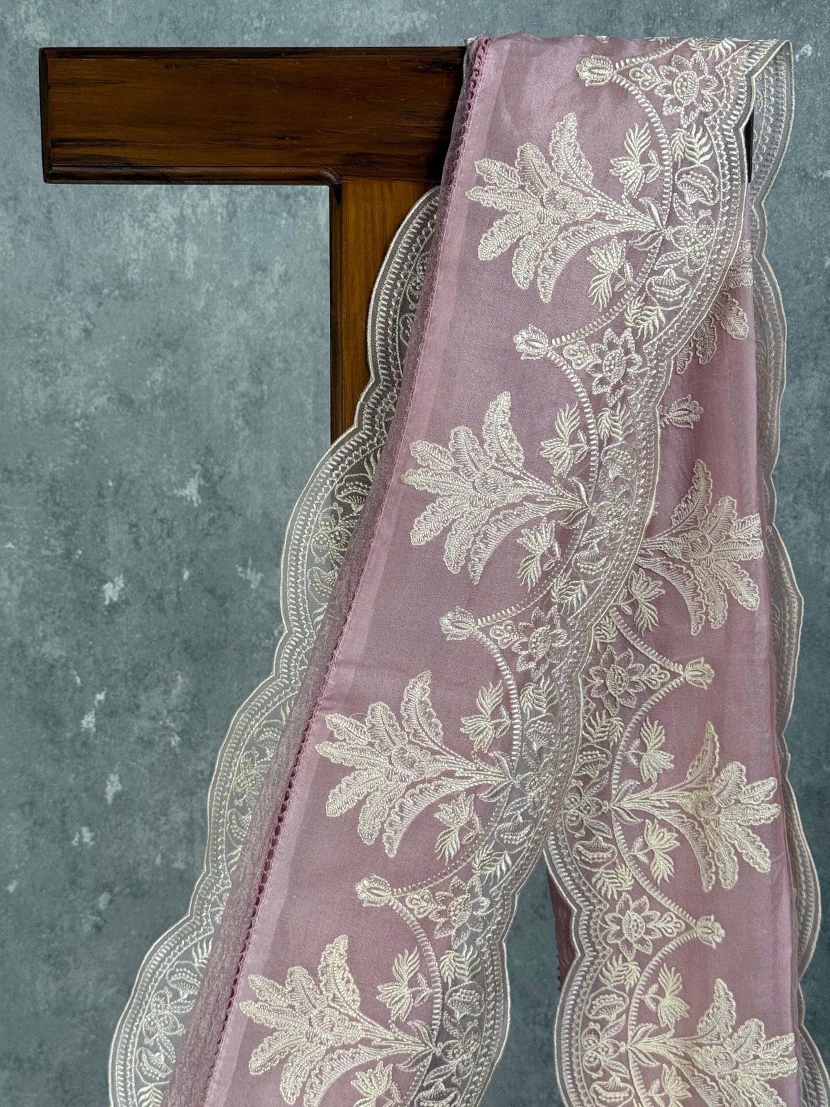 CRUSHED TISSUE SILK EMBROIDERY SAREE - Image 2