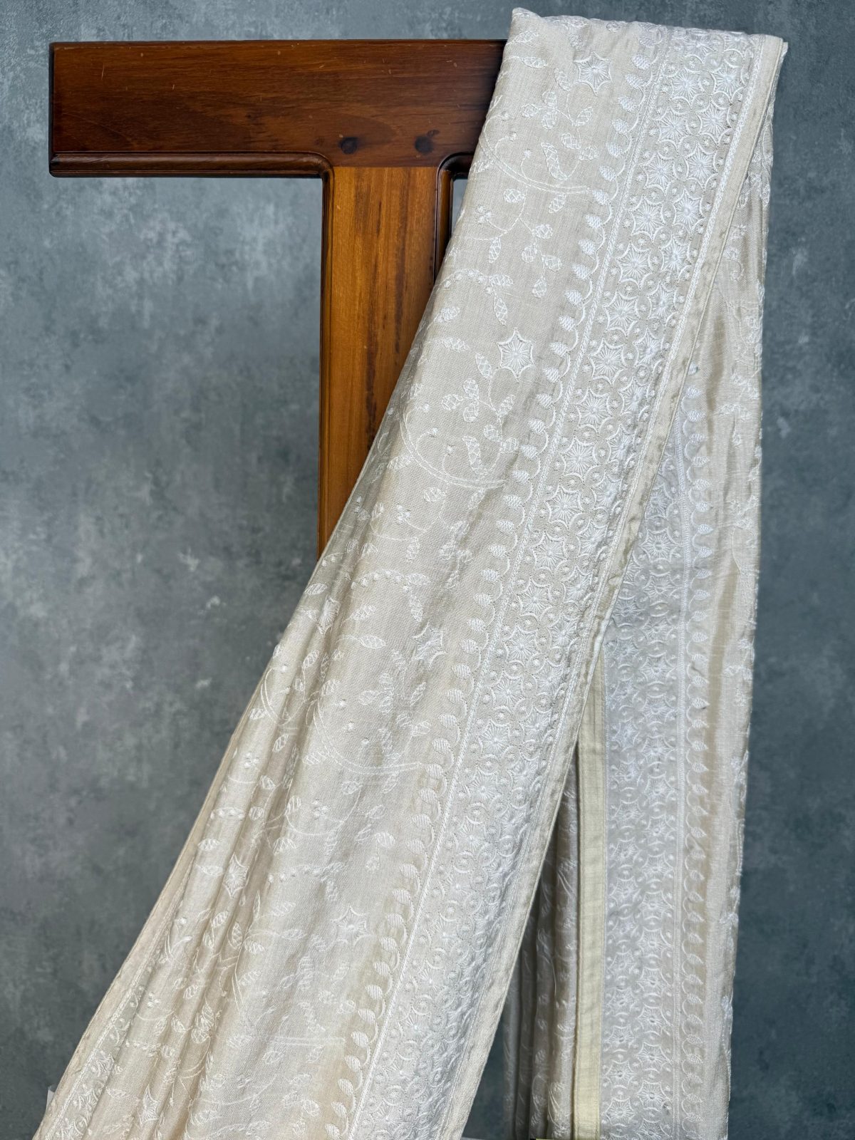 SEMI TUSSAR THREAD EMBROIDERY SAREE - Image 2