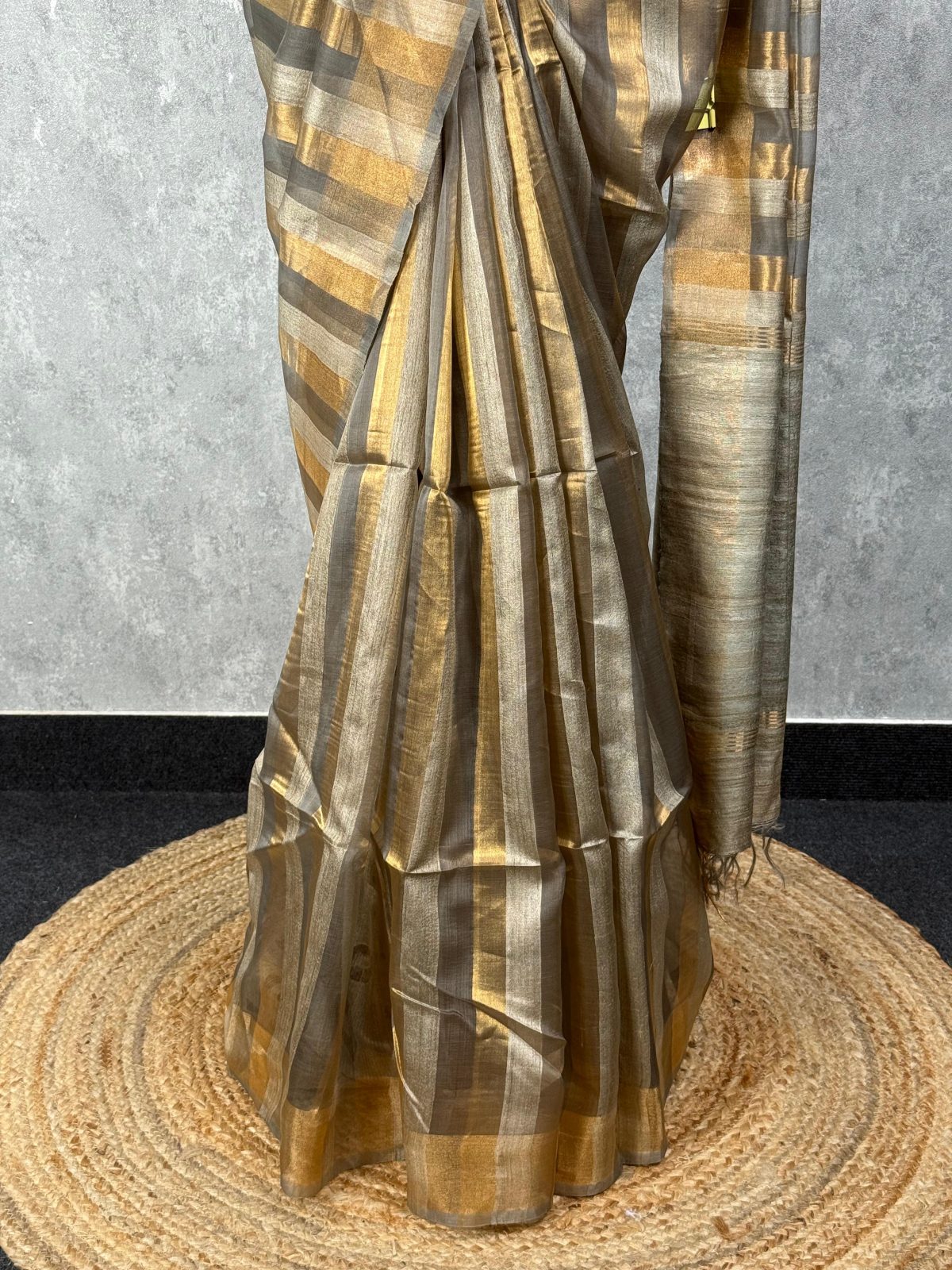 MUSLIN TUSSAR SILK SAREE - Image 3