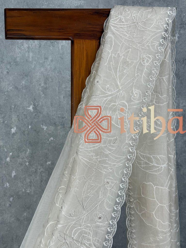SILK ORGANZA TISSUE APPLIQUE EMBROIDERY SAREE - Image 2