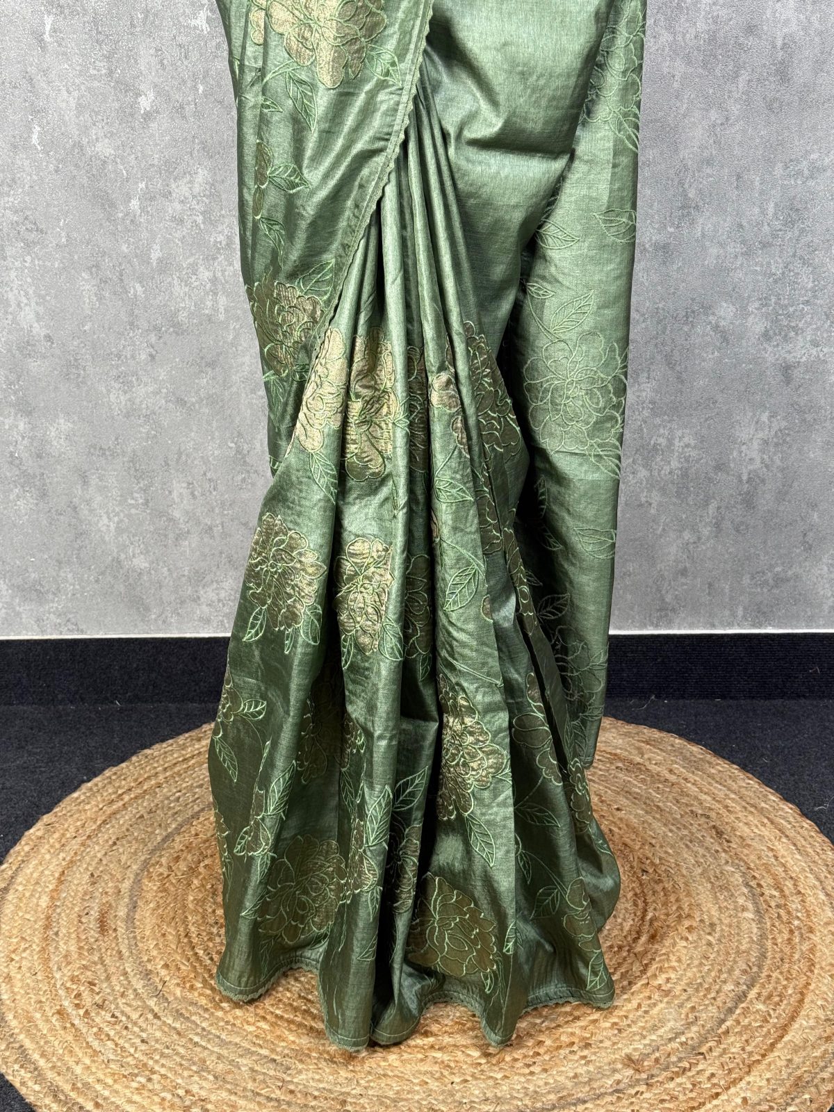TUSSAR SILK APPLIQUE EMBROIDERY SAREE - Image 3