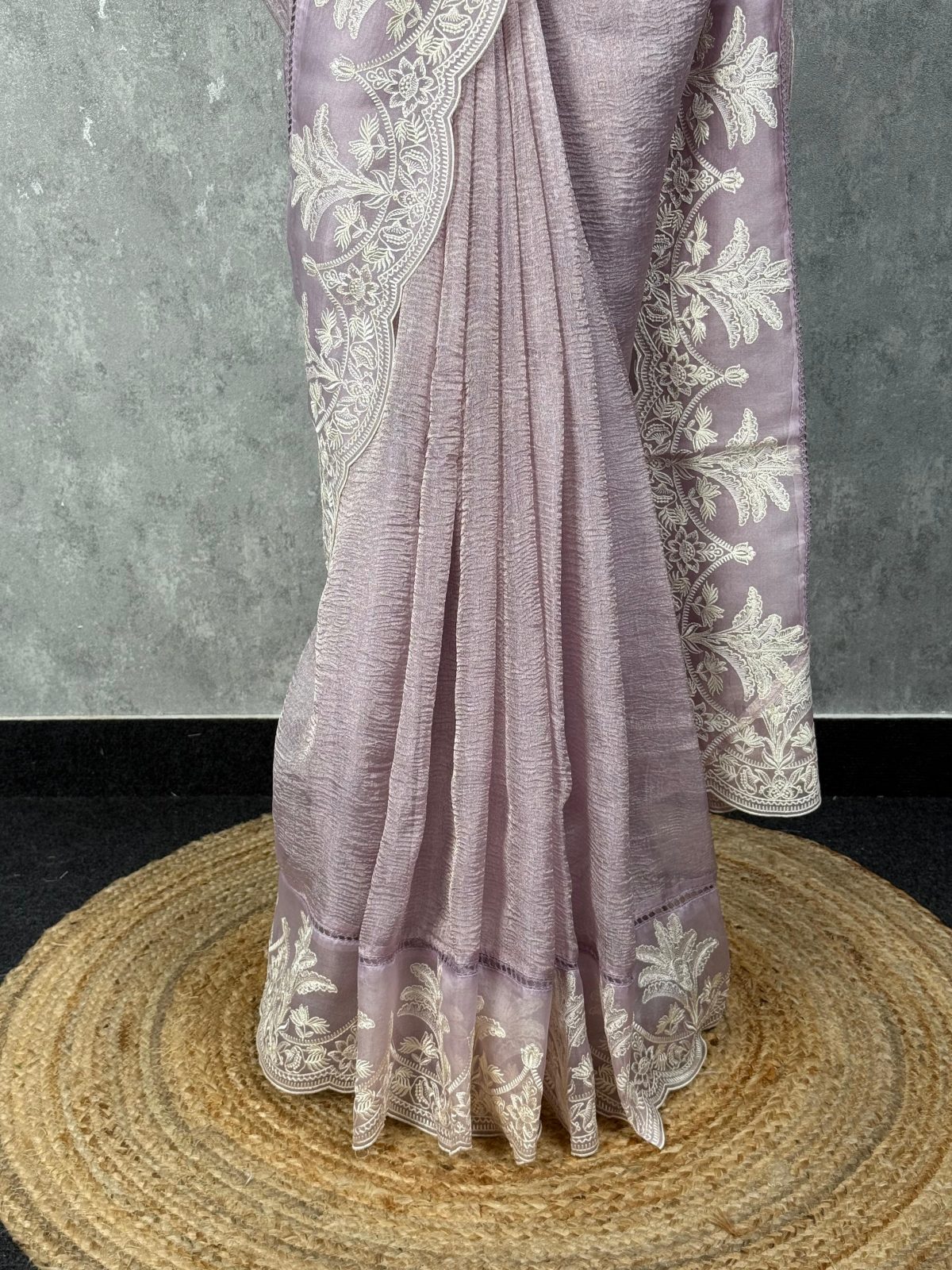 CRUSHED TISSUE SILK EMBROIDERY SAREE - Image 3