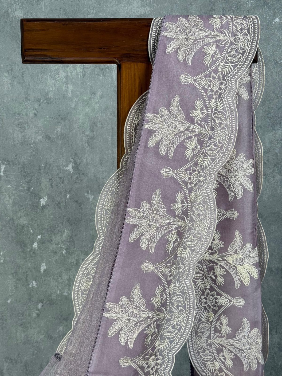 CRUSHED TISSUE SILK EMBROIDERY SAREE - Image 2