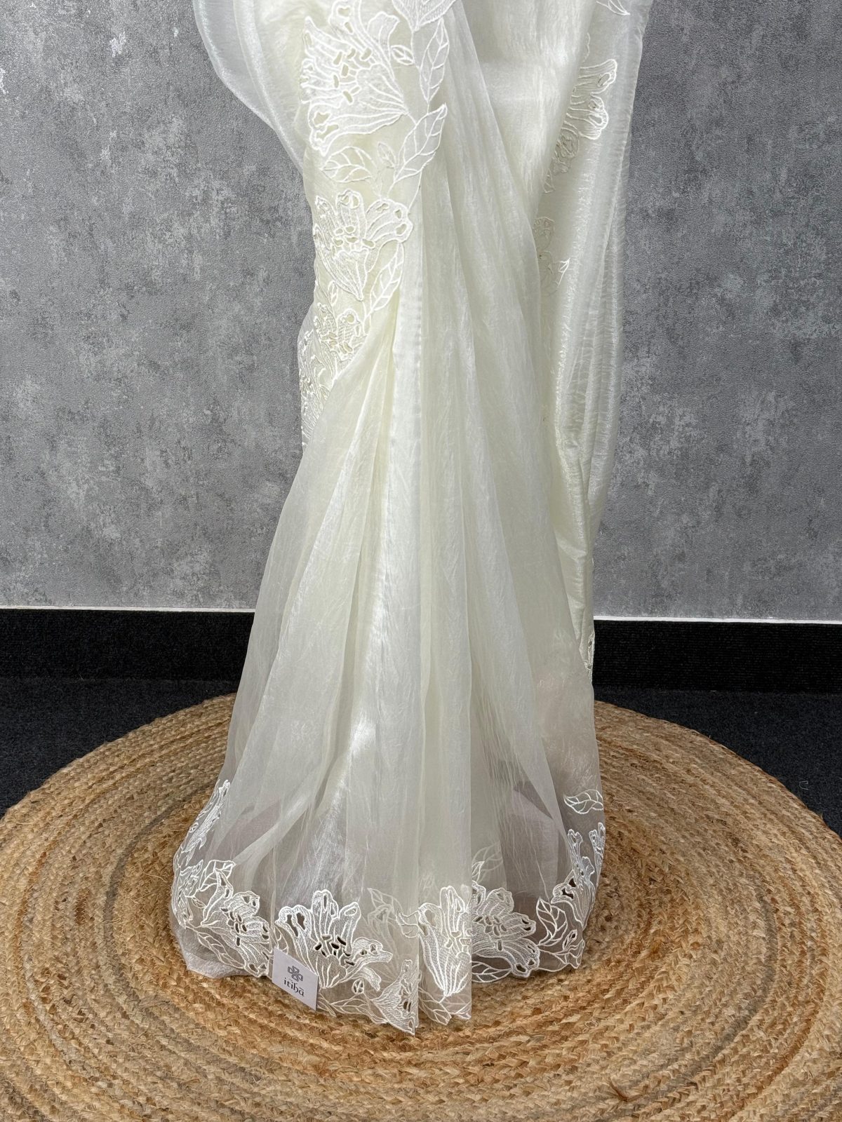 GLASS TISSUE ORGANZA CUTWORK EMBROIDERY SAREE - Image 3