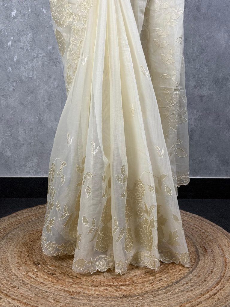 SEMI ORGANZA TISSUE APPLIQUE EMBROIDERY SAREE - Image 3