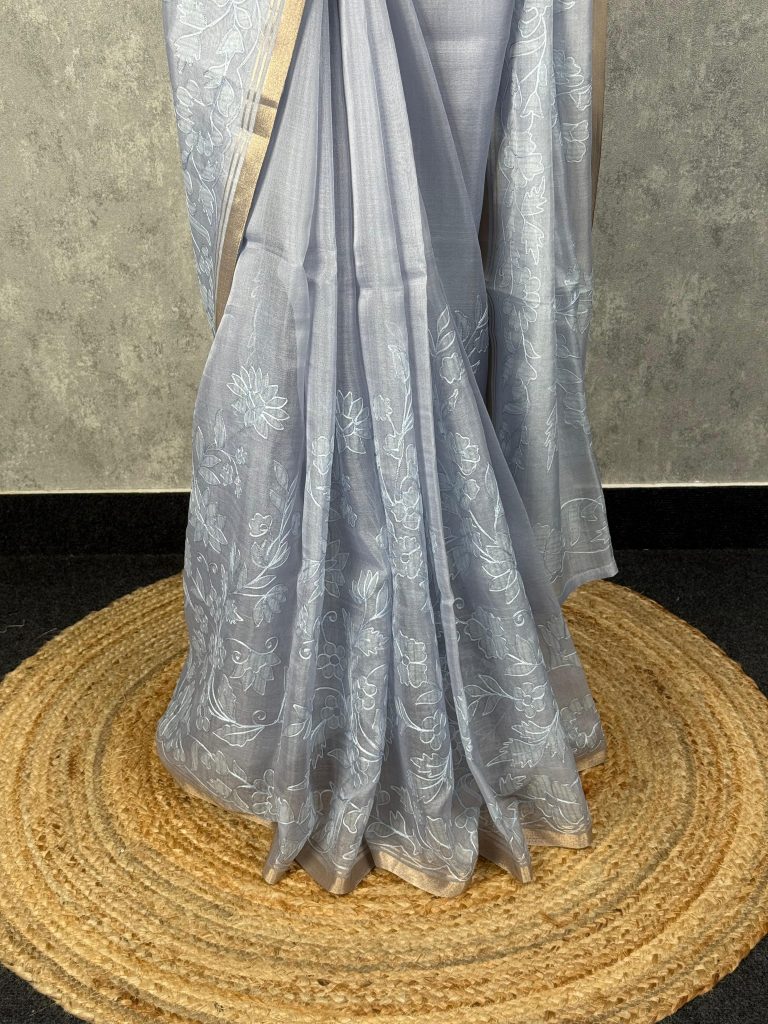 SEMI ORGANZA APPLIQUE EMBROIDERY SAREE - Image 3