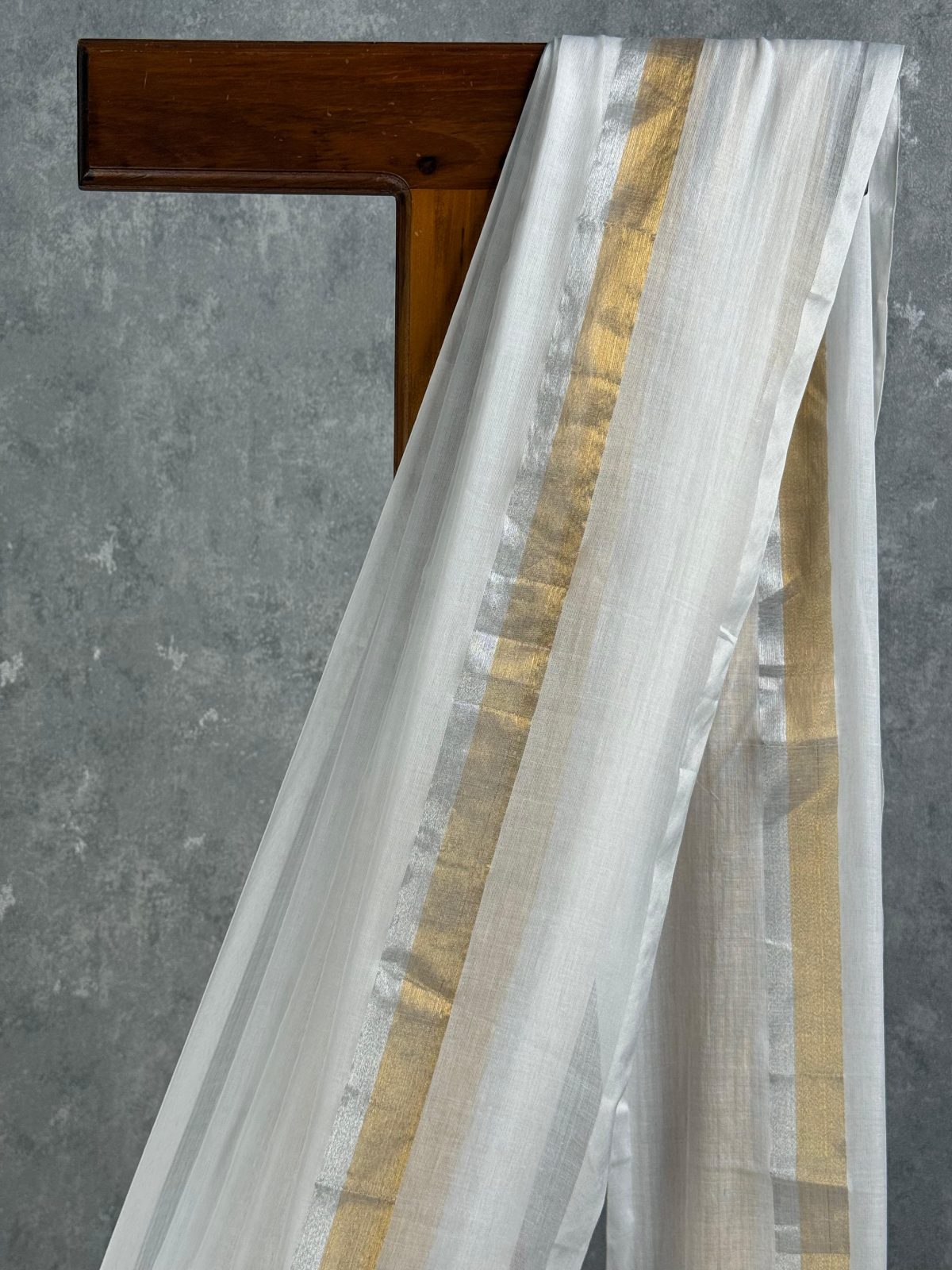 MUL COTTON ZARI STRIPES  HANDLOOM SAREE - Image 2