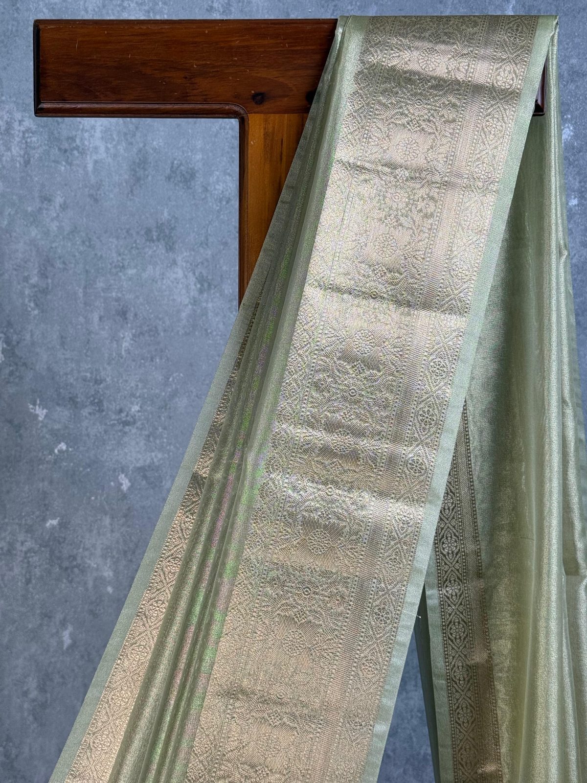 SEMI TISSUE ORGANZA BANARASI SAREE - Image 2