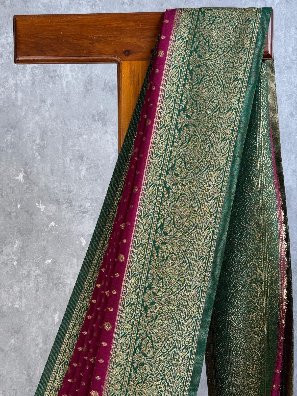 SEMI CREPE GOLD ZARI BANARASI SAREE - Image 2