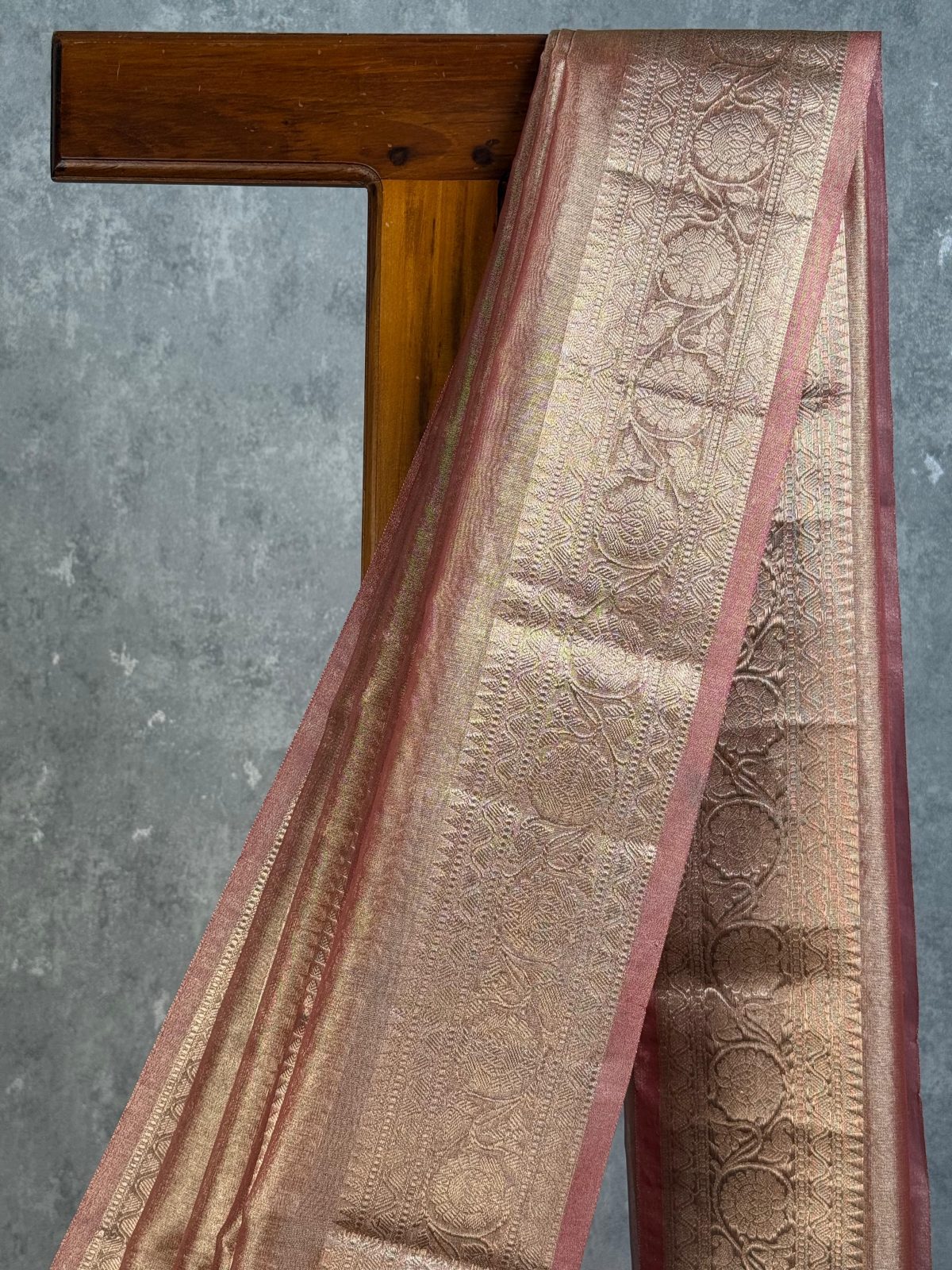 SEMI TISSUE ORGANZA BANARASI SAREE - Image 2