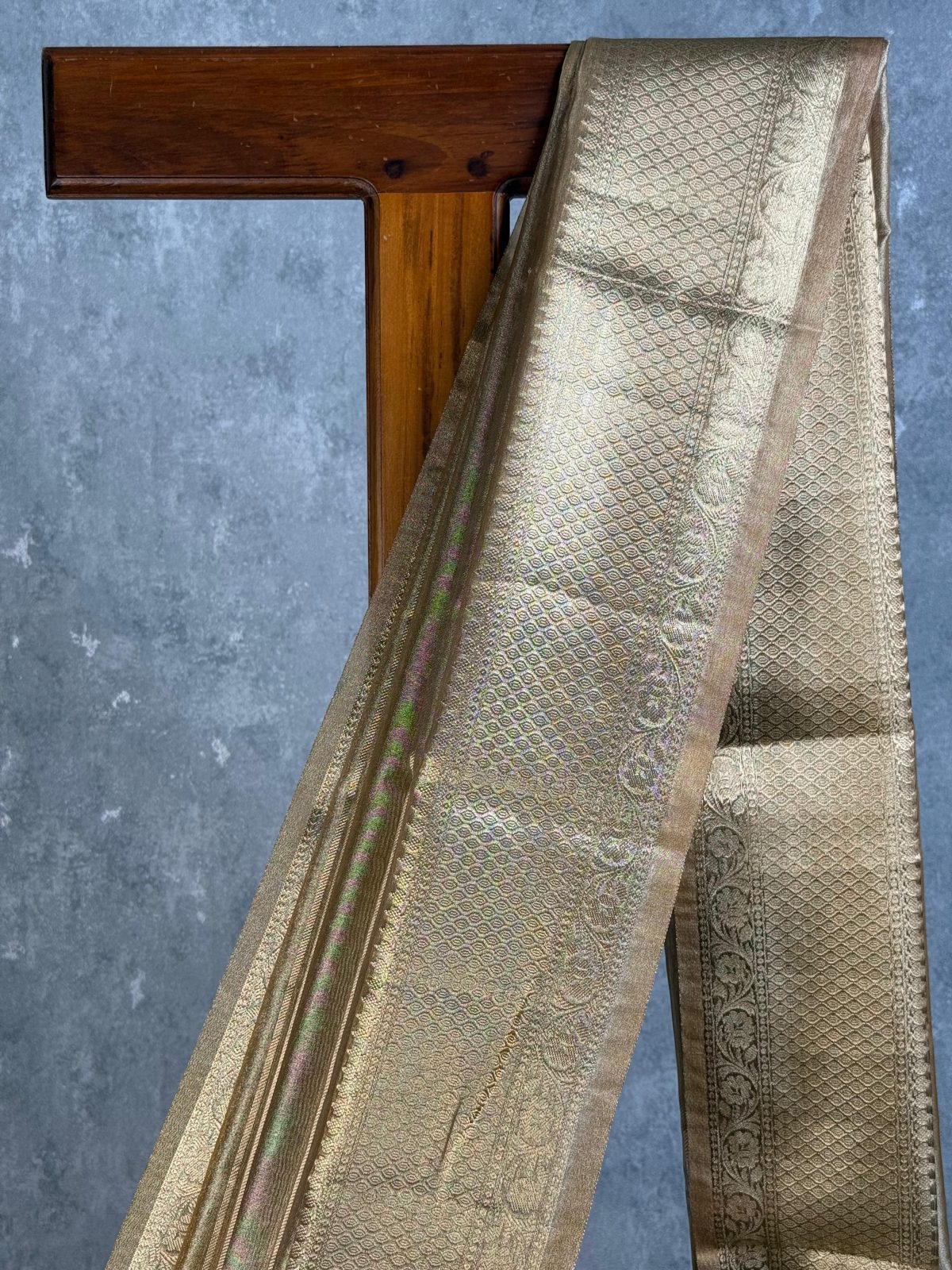 SEMI TISSUE ORGANZA BANARASI SAREE - Image 2
