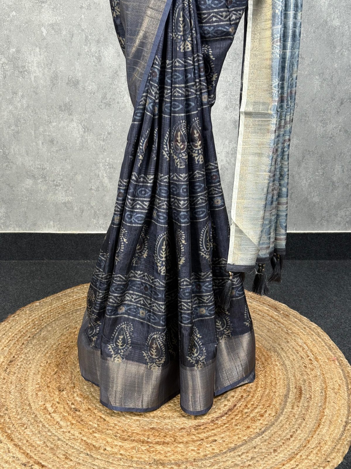 SEMI TUSSAR PRINTED BANARASI SAREE - Image 3