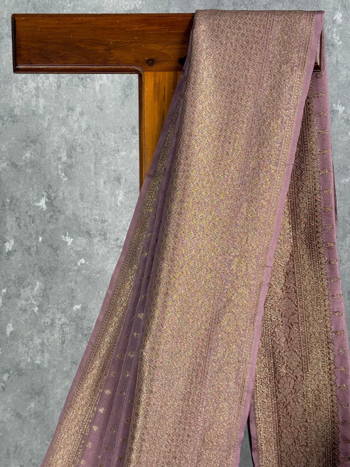 SEMI GEORGETTE ANTIQUE ZARI BANARASI SAREE - Image 2