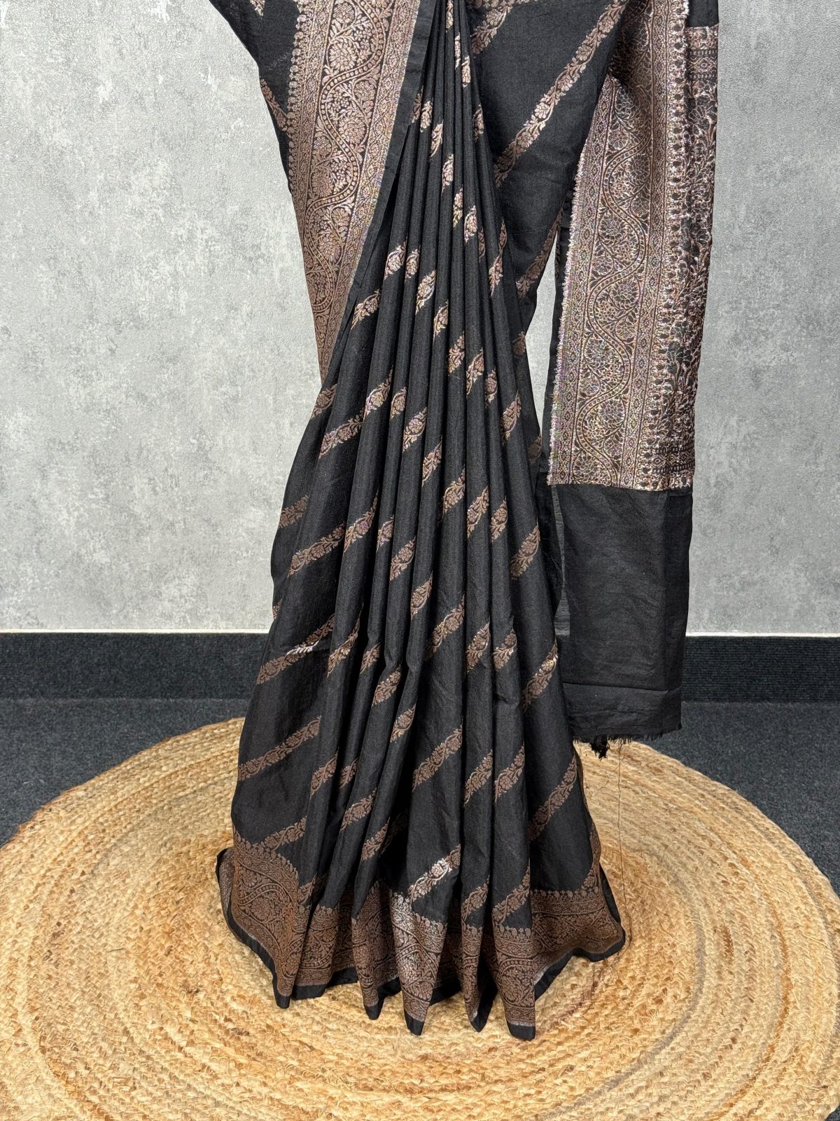 SEMI GEORGETTE BANARASI SAREE - Image 3