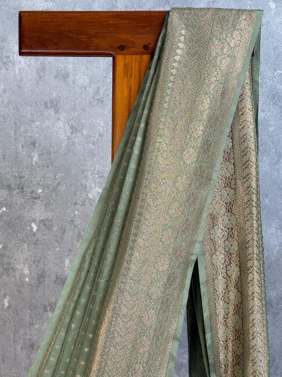 SEMI GEORGETTE ANTIQUE ZARI BANARASI SAREE - Image 2
