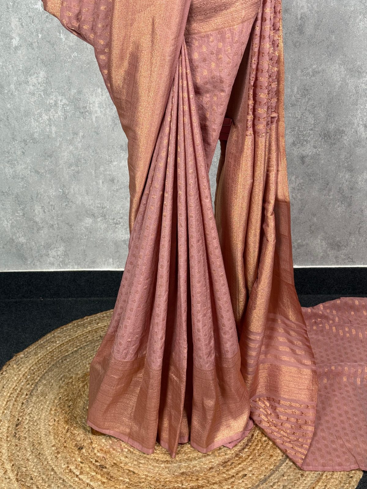 SEMI CREPE GOLD ZARI BANARASI SAREE - Image 3
