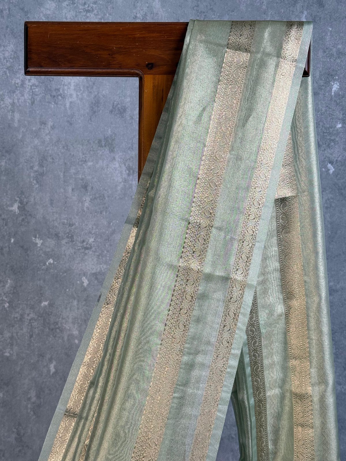 SEMI TISSUE ORGANZA BANARASI SAREE - Image 2