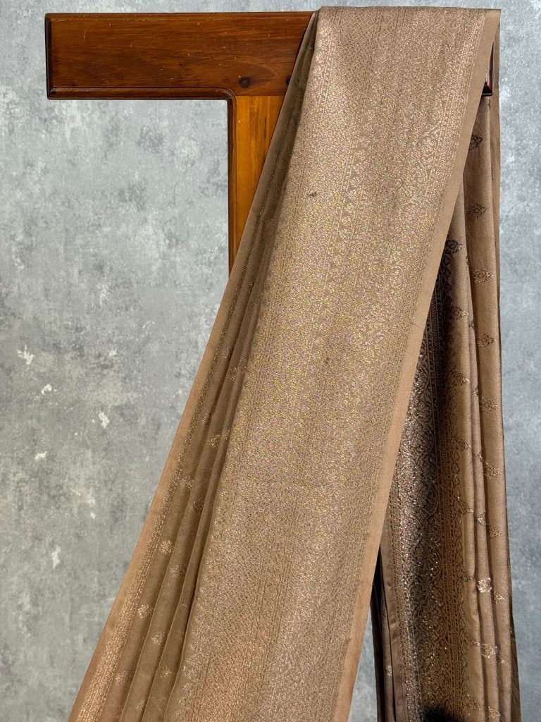 SEMI GEORGETTE ANTIQUE ZARI BANARASI SAREE - Image 2