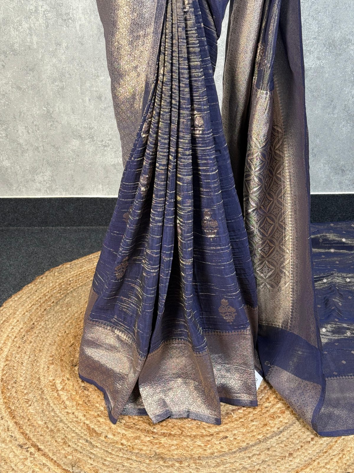 CRUSHED TISSUE SILK BANARASI SAREE - Image 3