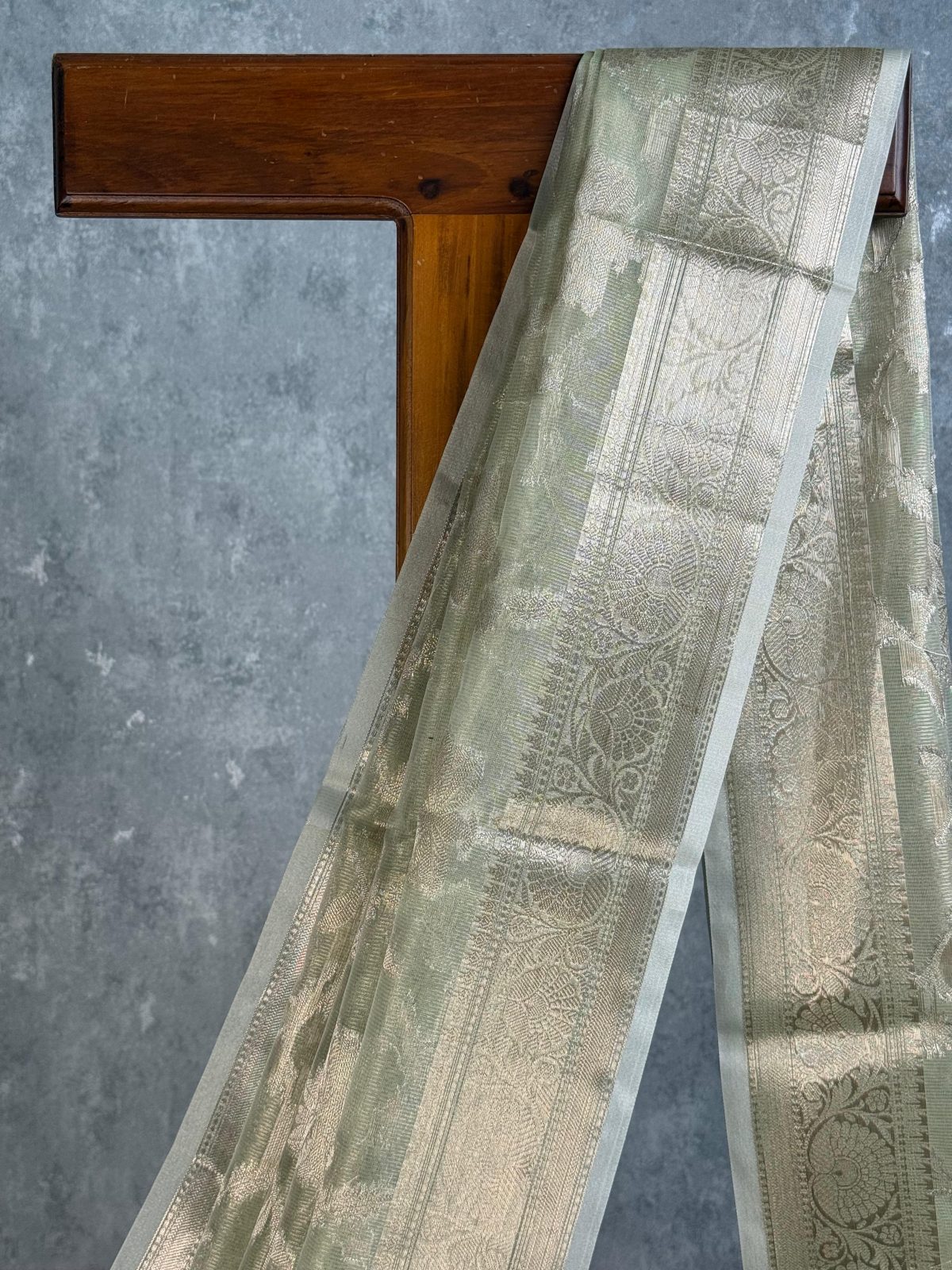 SEMI TISSUE ORGANZA JAAL BANARASI SAREE - Image 2