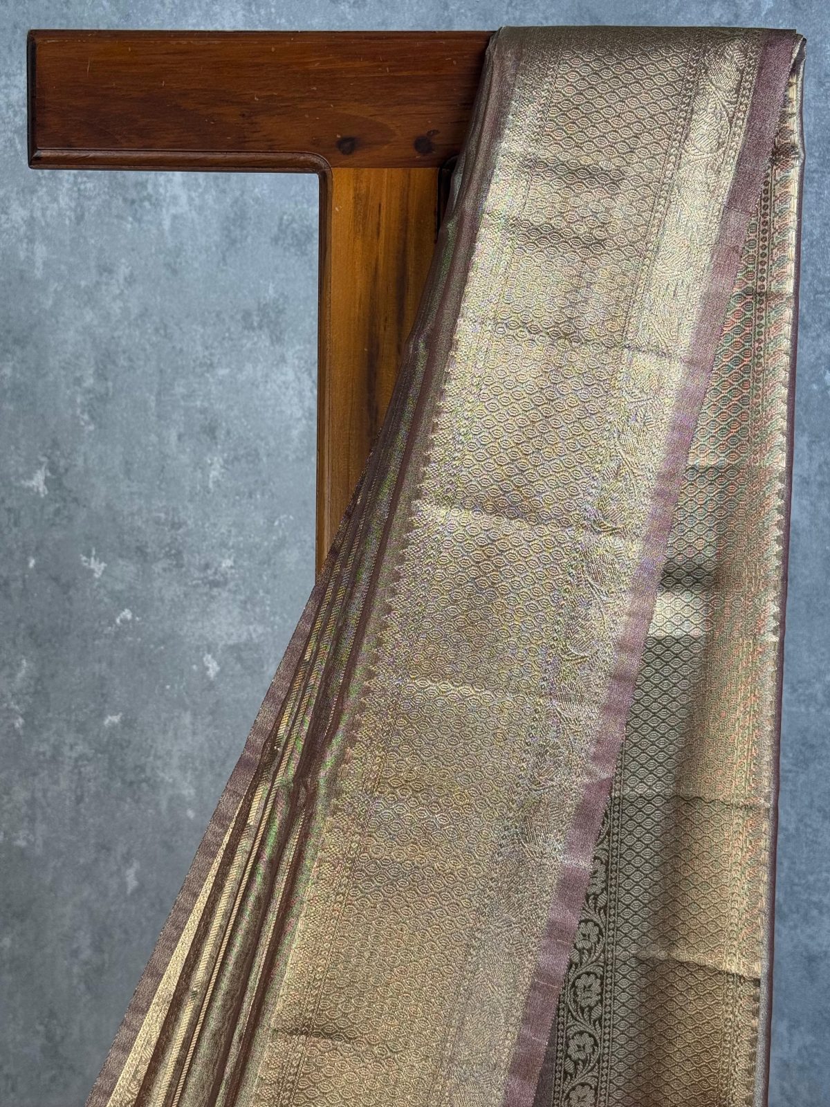SEMI TISSUE ORGANZA BANARASI SAREE - Image 2