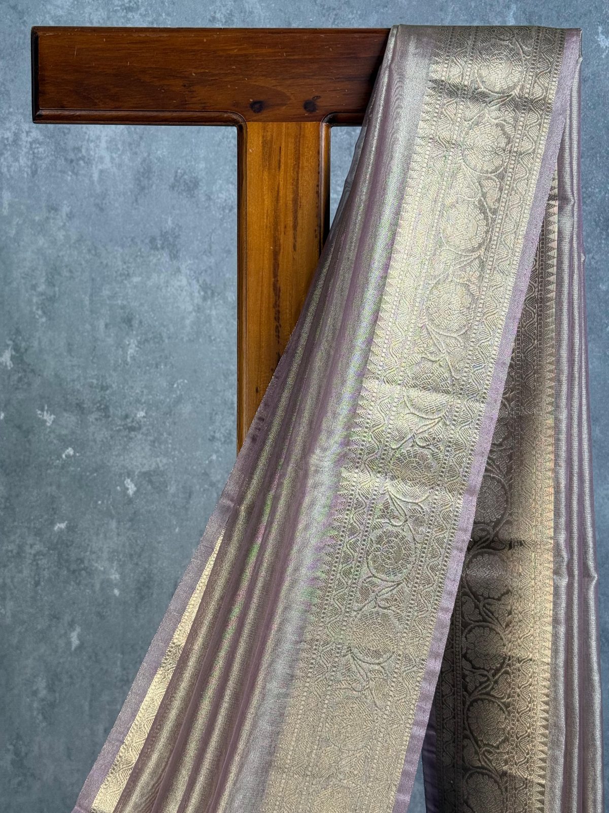 SEMI TISSUE ORGANZA BANARASI SAREE - Image 2
