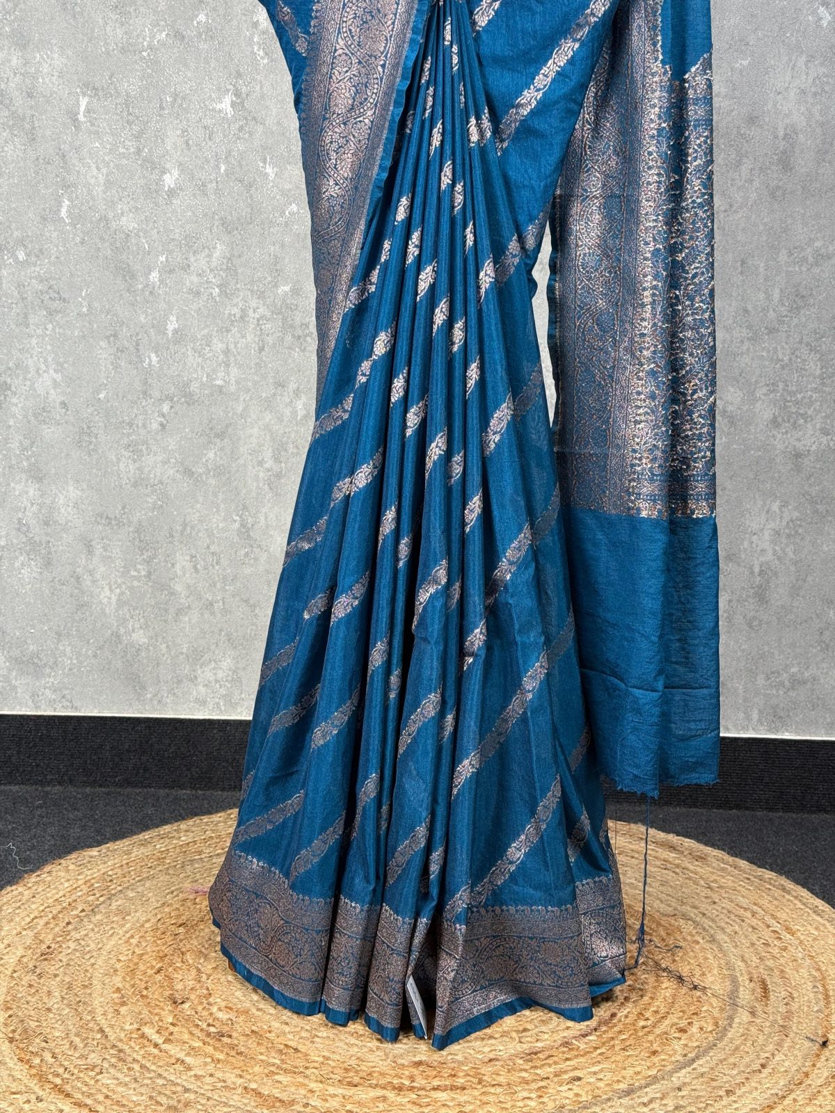 SEMI GEORGETTE BANARASI SAREE - Image 2