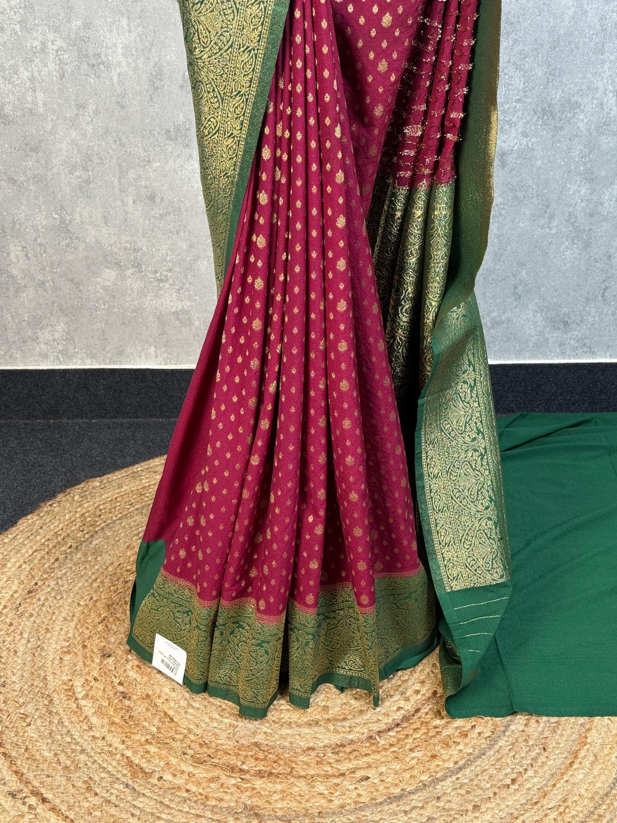 SEMI CREPE GOLD ZARI BANARASI SAREE - Image 3