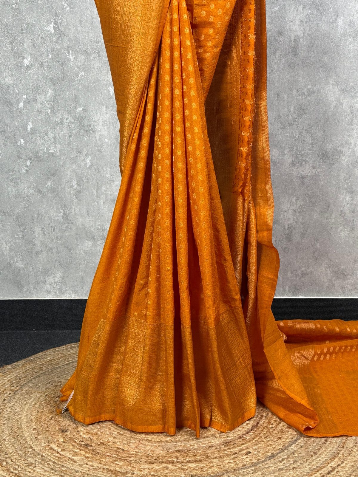 SEMI CREPE GOLD ZARI BANARASI SAREE - Image 3