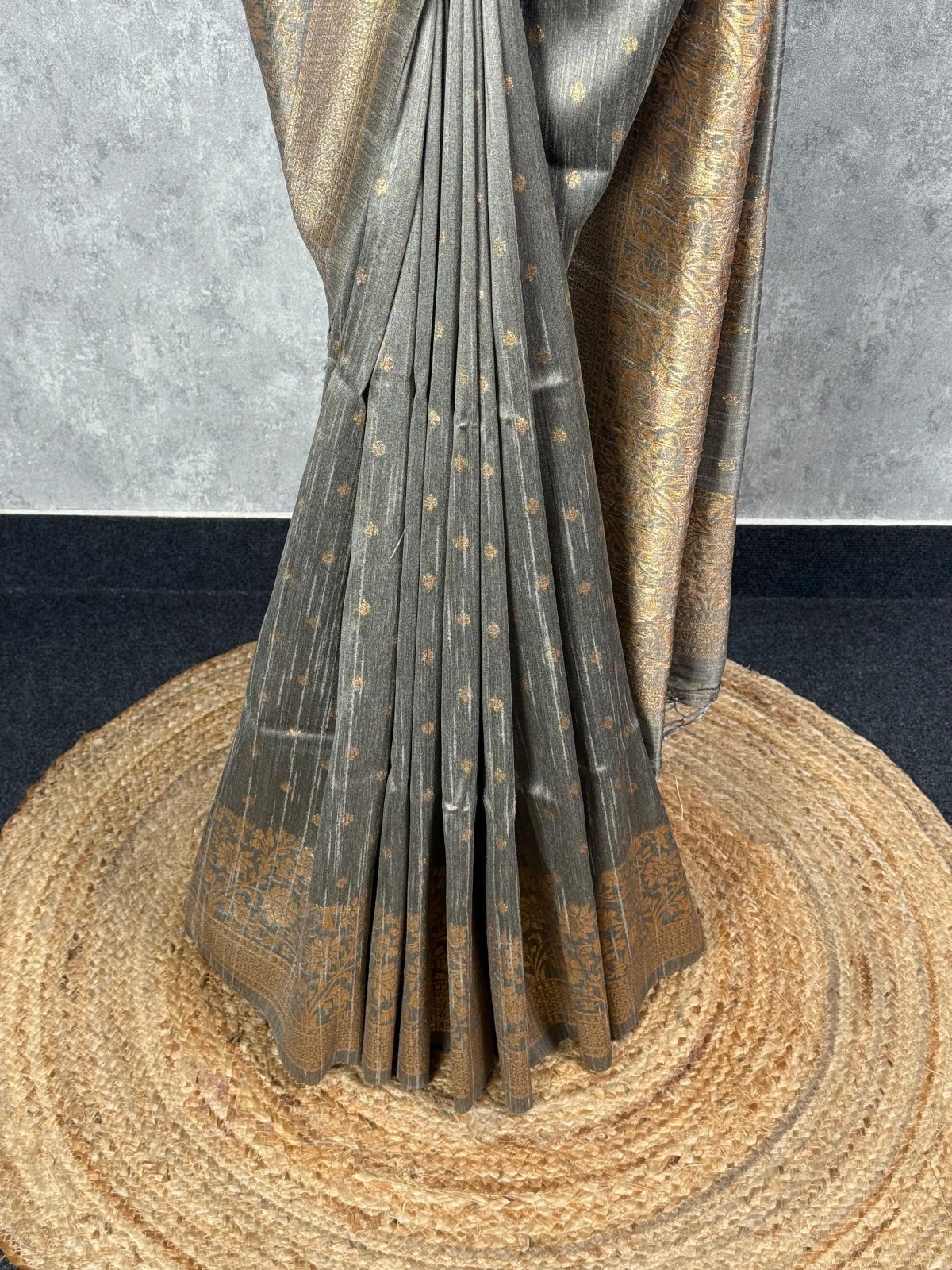 SEMI RAW SILK WEAVING BANARASI SAREE - Image 3