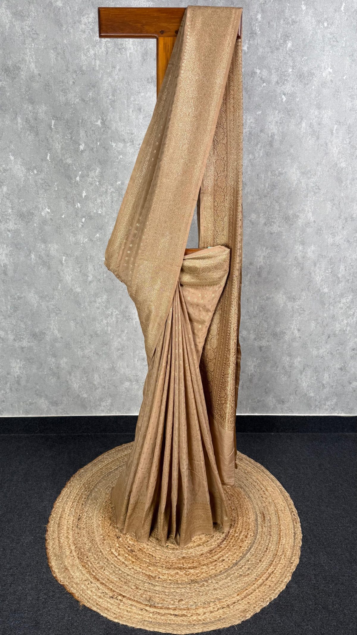 SEMI GEORGETTE ANTIQUE ZARI BANARASI SAREE