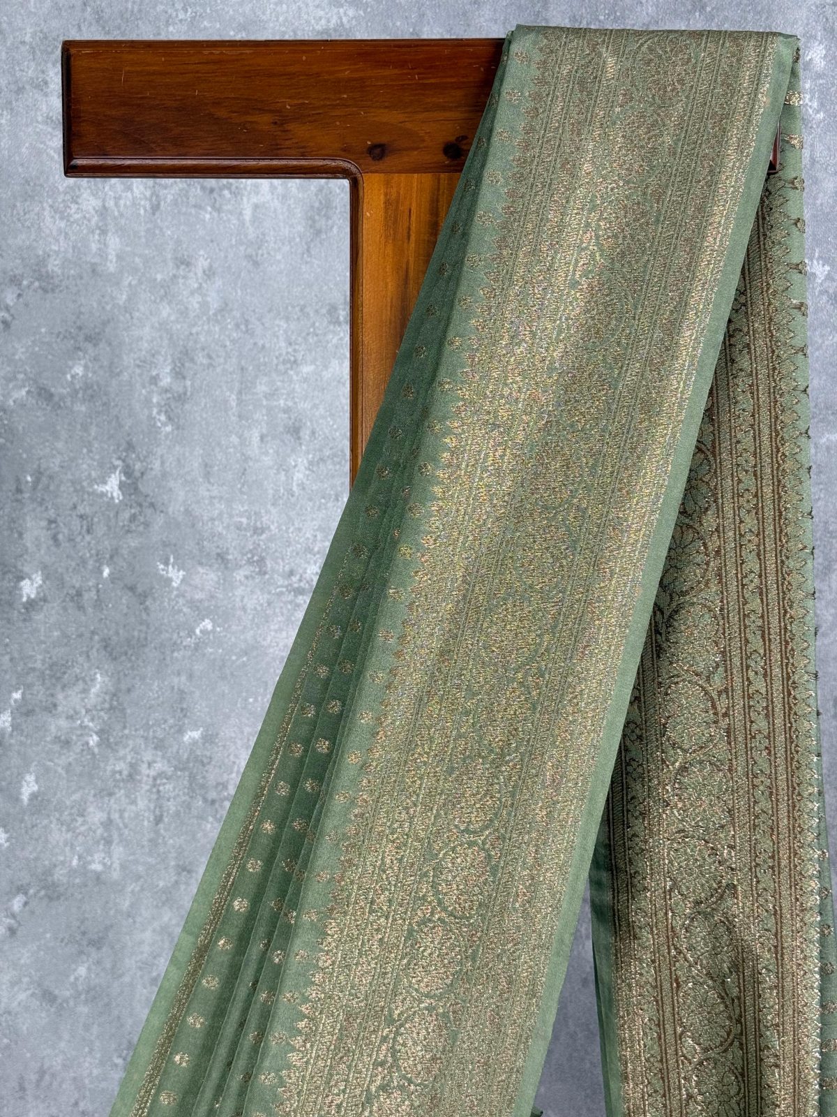 SEMI GEORGETTE ANTIQUE ZARI BANARASI SAREE - Image 2
