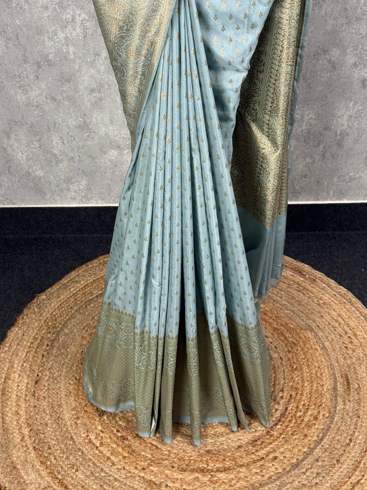 SEMI GEORGETTE ANTIQUE ZARI BANARASI SAREE - Image 3