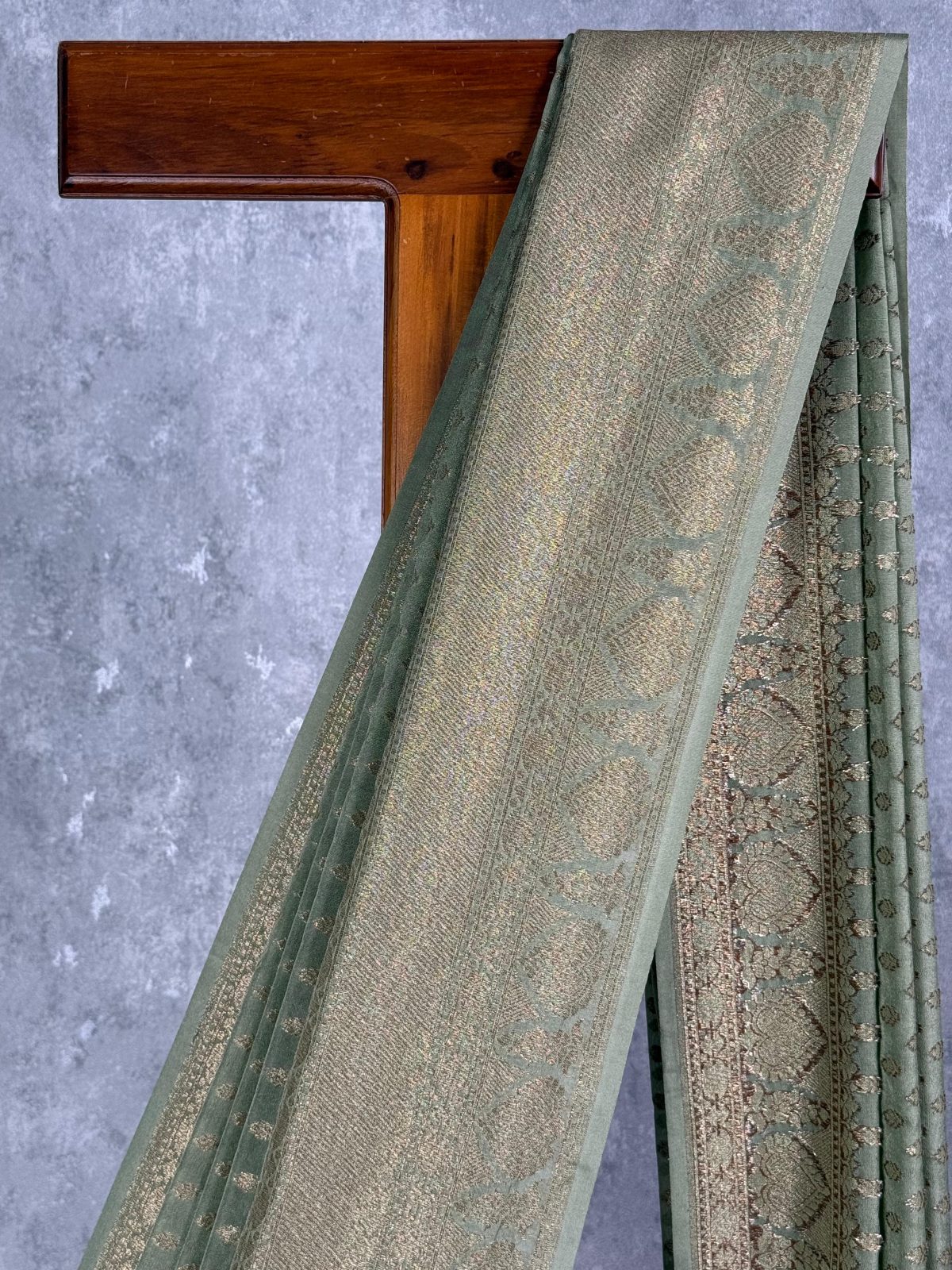 SEMI GEORGETTE ANTIQUE ZARI BANARASI SAREE - Image 2