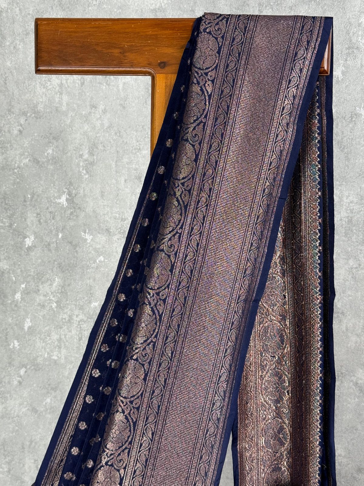 SEMI GEORGETTE ANTIQUE ZARI BANARASI SAREE - Image 2