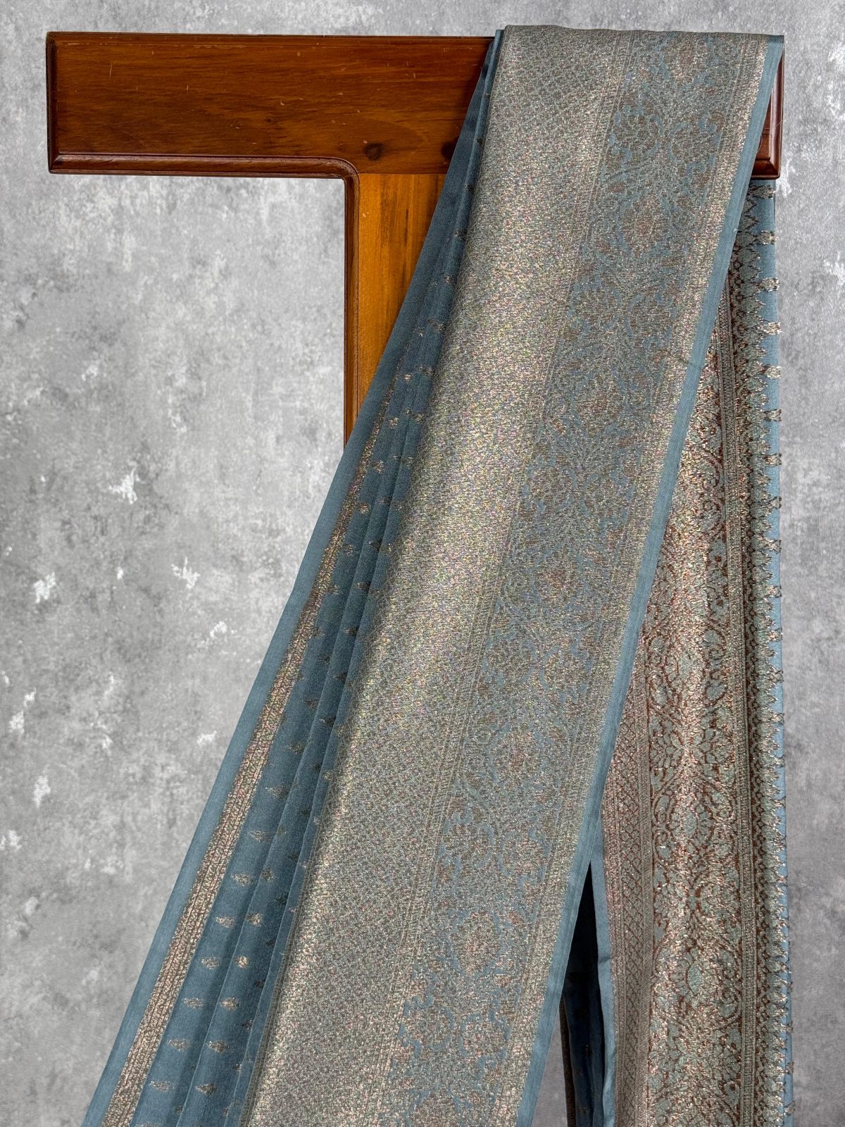 SEMI GEORGETTE ANTIQUE ZARI BANARASI SAREE - Image 2