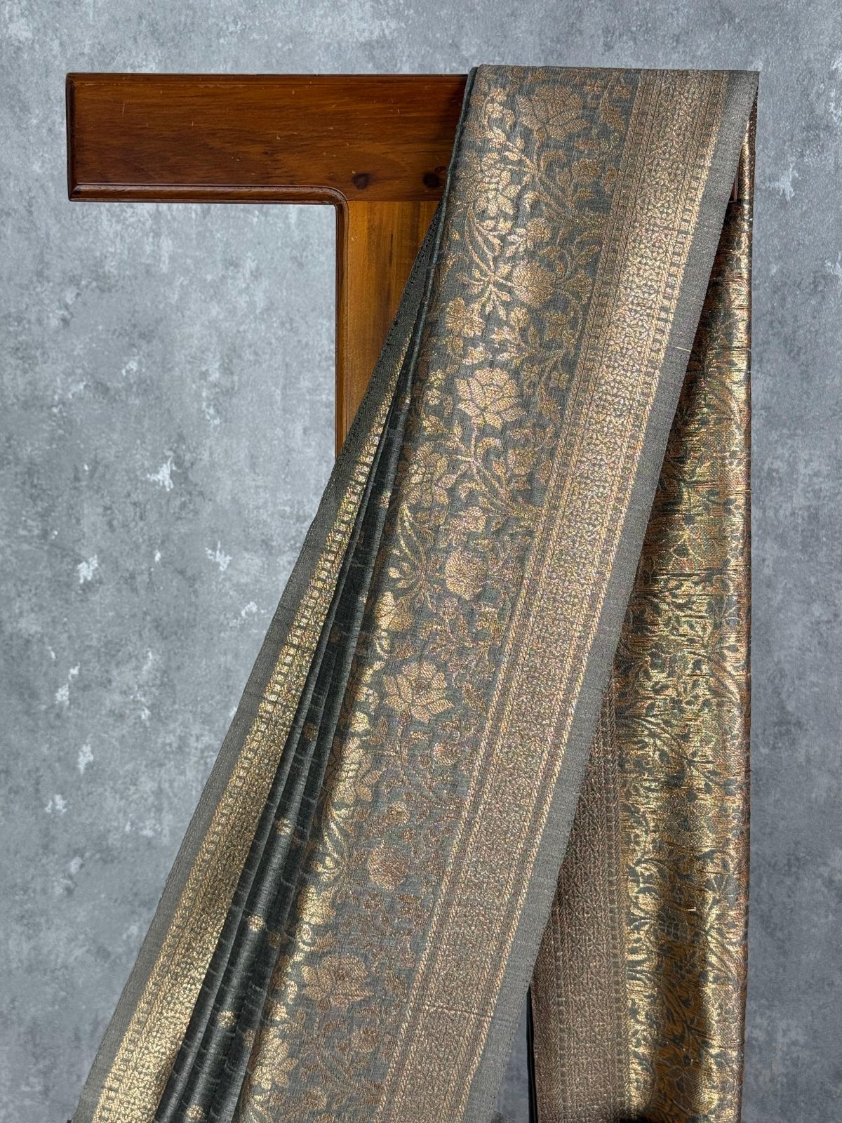 SEMI RAW SILK WEAVING BANARASI SAREE - Image 2